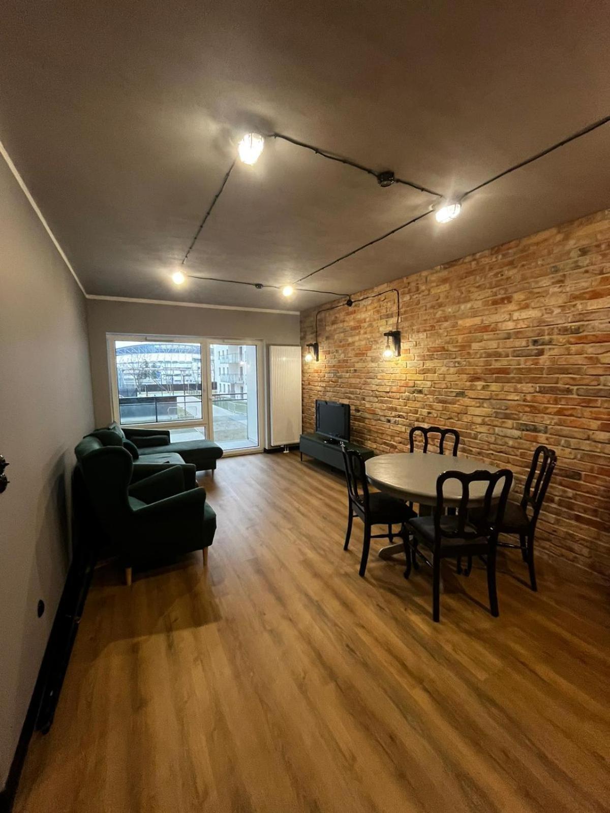 Apartament Z Widokiem Na Stadion Styl Industrialny Jedyny Taki Check In 24 H Познань Экстерьер фото