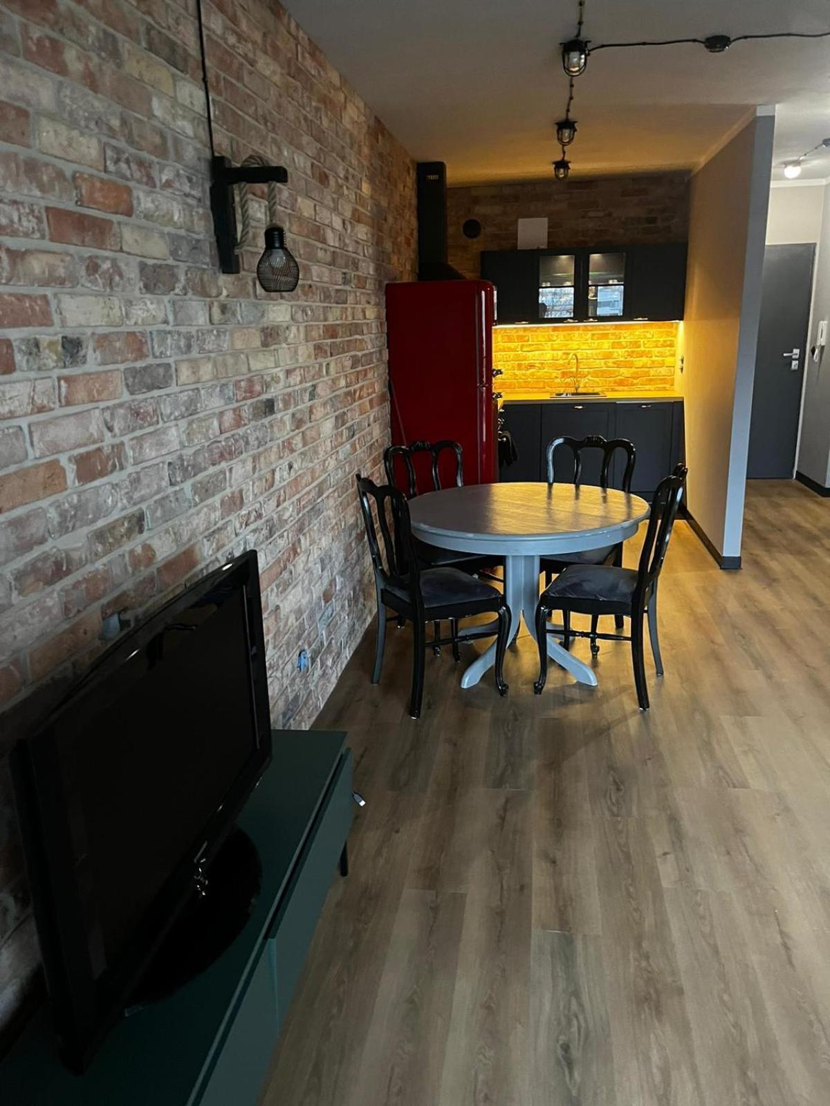 Apartament Z Widokiem Na Stadion Styl Industrialny Jedyny Taki Check In 24 H Познань Экстерьер фото